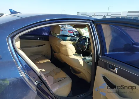 2009 Hyundai Genesis 4.6 z USA, uszkodzony, nr VIN KMHGC46F99U050633